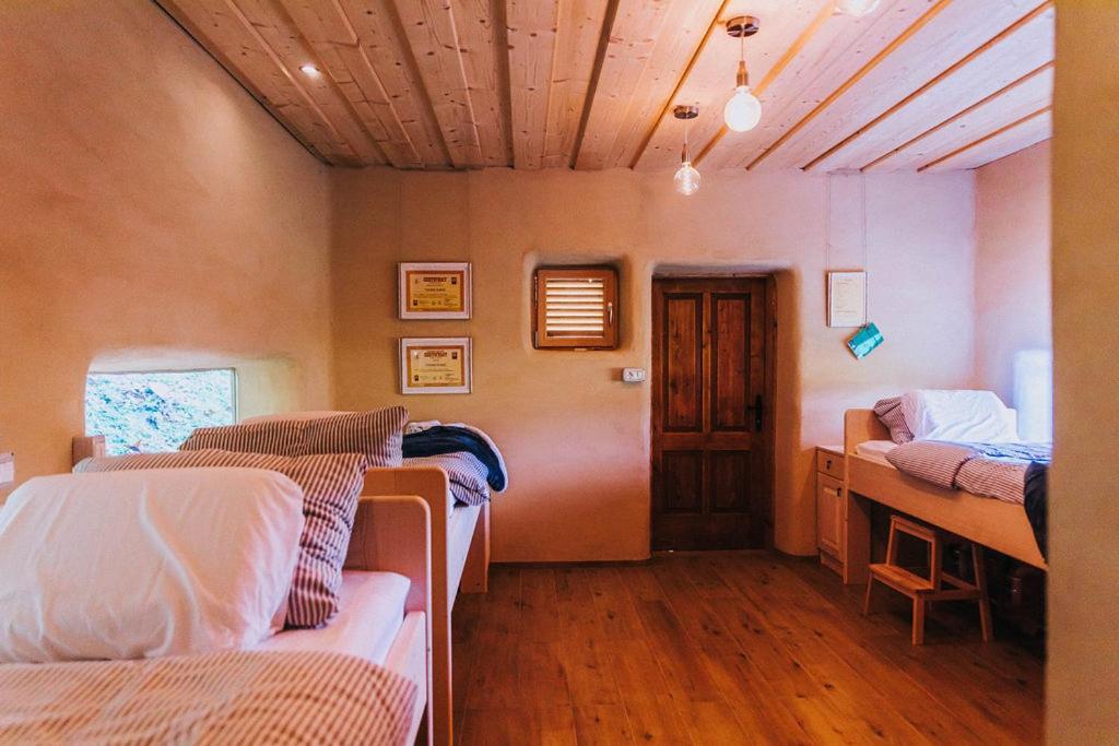 グロースプリェSleeping With Bees - Tourist Farm Muhaアパートメント エクステリア 写真