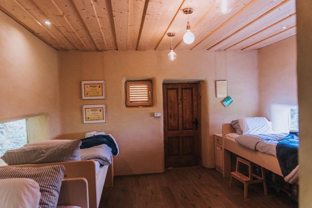 グロースプリェSleeping With Bees - Tourist Farm Muhaアパートメント エクステリア 写真